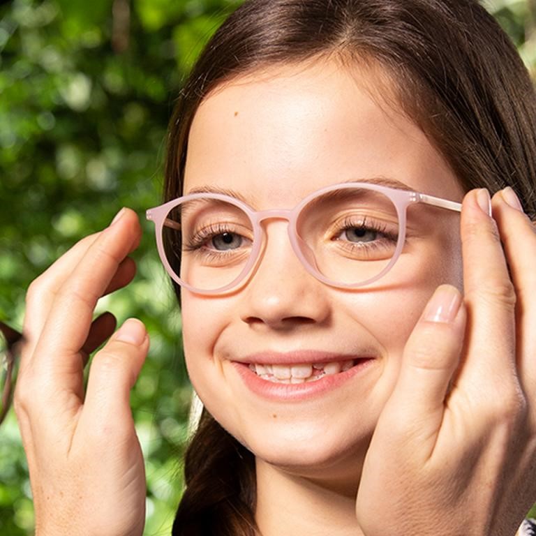 Tìm hiểu lý do tại sao việc chống tia cực tím lại quan trọng đối với đôi mắt của bạn.